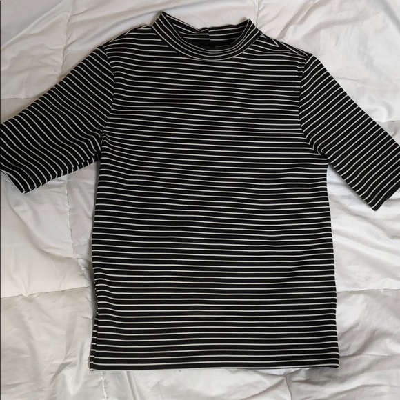 black and white striped top - Picture 1 of 3